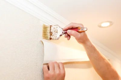 Pose de papier peint à Taulé — revêtements muraux et toiles de verre